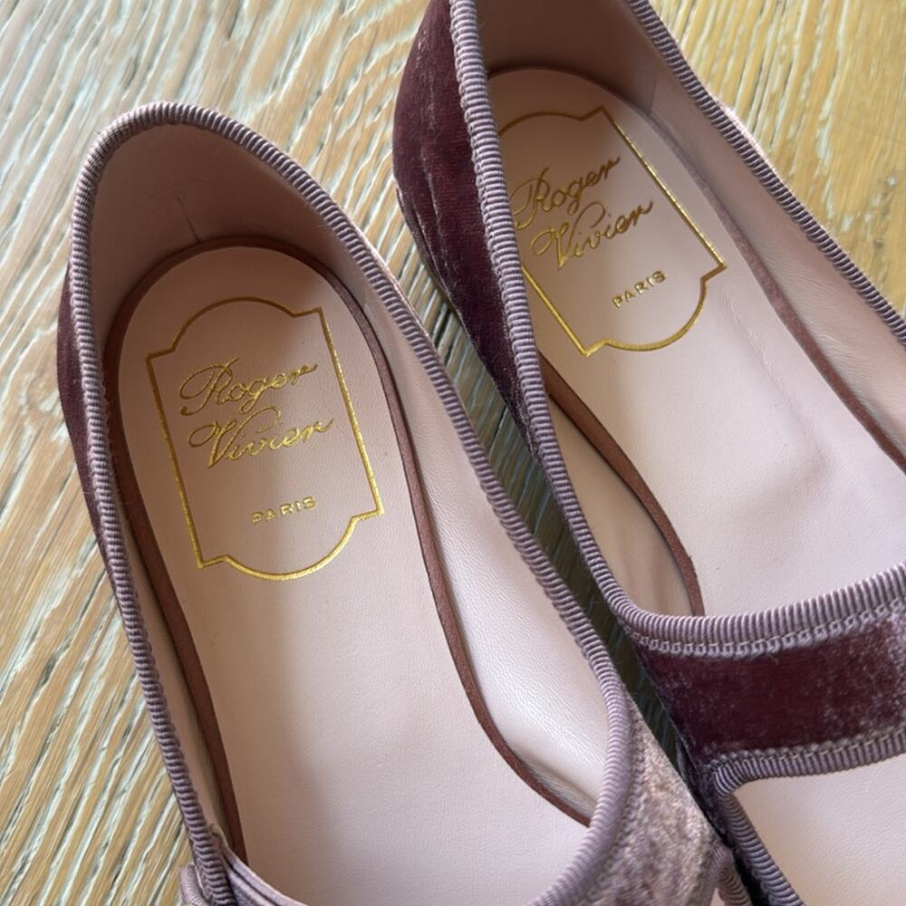 Roger Vivier Très Vivier Crystal Buckle Mary Jane Flats Pink Velvet EU 35.5 NIB - Picture 6 of 10